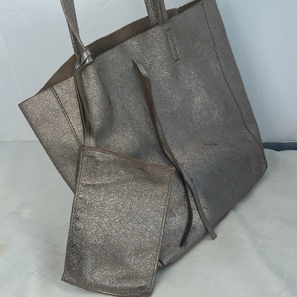 Vera Pelle leather tote in metallic gold - Picture 11 of 11